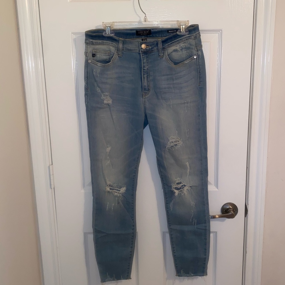 Judy Blue, Raw hem distressed skinny jeans, light wash, Size 11/30